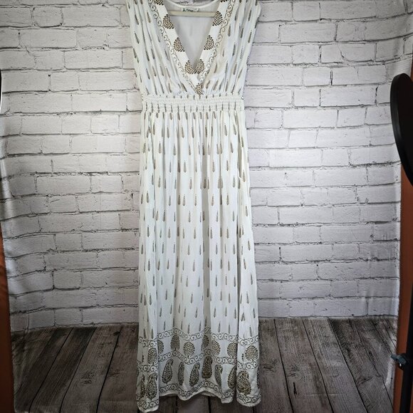 Elegant White Maxi Dress with Gold Accents - Picture 1 of 12